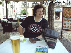 P05 [JUN-2011] La o cafea (şi o bere) în apropiere de Rua Augusta, cea mai importantă arteră comericală a Lisabonei. 