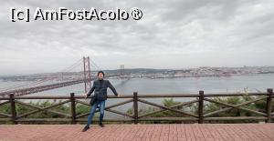 [P05] Subsemnatul, amfostacolo, la Altarul Național al Regelui Hriastos: panoramă cu Podul 25 Aprilie, fluviul Tejo și Lisabona. » foto by ovidiuyepi
 - 
<span class="allrVoted glyphicon glyphicon-heart hidden" id="av1434705"></span>
<a class="m-l-10 hidden" id="sv1434705" onclick="voting_Foto_DelVot(,1434705,3414)" role="button">șterge vot <span class="glyphicon glyphicon-remove"></span></a>
<a id="v91434705" class=" c-red"  onclick="voting_Foto_SetVot(1434705)" role="button"><span class="glyphicon glyphicon-heart-empty"></span> <b>LIKE</b> = Votează poza</a> <img class="hidden"  id="f1434705W9" src="/imagini/loader.gif" border="0" /><span class="AjErrMes hidden" id="e1434705ErM"></span>