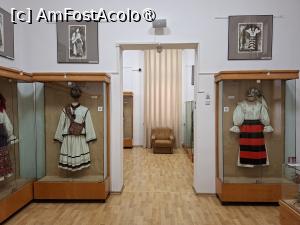 [P28] Muzeul de Artă Populară Constanța, Etaj, Sala a cincea pozată din alt unghi » foto by mprofeanu
 - 
<span class="allrVoted glyphicon glyphicon-heart hidden" id="av1522681"></span>
<a class="m-l-10 hidden" id="sv1522681" onclick="voting_Foto_DelVot(,1522681,3496)" role="button">șterge vot <span class="glyphicon glyphicon-remove"></span></a>
<a id="v91522681" class=" c-red"  onclick="voting_Foto_SetVot(1522681)" role="button"><span class="glyphicon glyphicon-heart-empty"></span> <b>LIKE</b> = Votează poza</a> <img class="hidden"  id="f1522681W9" src="/imagini/loader.gif" border="0" /><span class="AjErrMes hidden" id="e1522681ErM"></span>