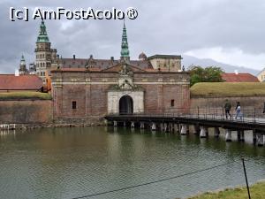 [P50] Helsingør, Castelul Kronborg, podul și intrarea » foto by mprofeanu
 - 
<span class="allrVoted glyphicon glyphicon-heart hidden" id="av1506263"></span>
<a class="m-l-10 hidden" id="sv1506263" onclick="voting_Foto_DelVot(,1506263,3497)" role="button">șterge vot <span class="glyphicon glyphicon-remove"></span></a>
<a id="v91506263" class=" c-red"  onclick="voting_Foto_SetVot(1506263)" role="button"><span class="glyphicon glyphicon-heart-empty"></span> <b>LIKE</b> = Votează poza</a> <img class="hidden"  id="f1506263W9" src="/imagini/loader.gif" border="0" /><span class="AjErrMes hidden" id="e1506263ErM"></span>