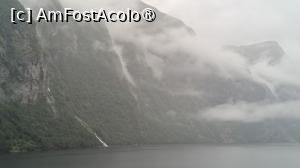 [P08] Croazieră pe fiordul Geiranger » foto by elenaadina
 - 
<span class="allrVoted glyphicon glyphicon-heart hidden" id="av1543369"></span>
<a class="m-l-10 hidden" id="sv1543369" onclick="voting_Foto_DelVot(,1543369,3499)" role="button">șterge vot <span class="glyphicon glyphicon-remove"></span></a>
<a id="v91543369" class=" c-red"  onclick="voting_Foto_SetVot(1543369)" role="button"><span class="glyphicon glyphicon-heart-empty"></span> <b>LIKE</b> = Votează poza</a> <img class="hidden"  id="f1543369W9" src="/imagini/loader.gif" border="0" /><span class="AjErrMes hidden" id="e1543369ErM"></span>