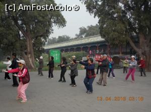 [P17] Beijing, Templul Cerului, Tai Chi dimineața » foto by mprofeanu
 - 
<span class="allrVoted glyphicon glyphicon-heart hidden" id="av736627"></span>
<a class="m-l-10 hidden" id="sv736627" onclick="voting_Foto_DelVot(,736627,3501)" role="button">șterge vot <span class="glyphicon glyphicon-remove"></span></a>
<a id="v9736627" class=" c-red"  onclick="voting_Foto_SetVot(736627)" role="button"><span class="glyphicon glyphicon-heart-empty"></span> <b>LIKE</b> = Votează poza</a> <img class="hidden"  id="f736627W9" src="/imagini/loader.gif" border="0" /><span class="AjErrMes hidden" id="e736627ErM"></span>