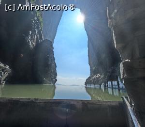 [P18] Pestera Tianmen » foto by elenaadina
 - 
<span class="allrVoted glyphicon glyphicon-heart hidden" id="av1505618"></span>
<a class="m-l-10 hidden" id="sv1505618" onclick="voting_Foto_DelVot(,1505618,3501)" role="button">șterge vot <span class="glyphicon glyphicon-remove"></span></a>
<a id="v91505618" class=" c-red"  onclick="voting_Foto_SetVot(1505618)" role="button"><span class="glyphicon glyphicon-heart-empty"></span> <b>LIKE</b> = Votează poza</a> <img class="hidden"  id="f1505618W9" src="/imagini/loader.gif" border="0" /><span class="AjErrMes hidden" id="e1505618ErM"></span>