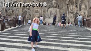 [P26] Folosind tehnologii avansate, expertii au analizat chipul uriasei statui a lui Budha Vairocana si au gasit elemente de aur si argint care sugereaza ca statuia a fost acoperita cu o foita de aur sau alte metale pretioase. Si pe trunchiul statuii au fost descoperite resturi de pigmenti de culoare verde, rosie sau negru, indicand ca atunci cand a fost realizata, statuia era prezentata in vesminte viu colorate. » foto by geani anto
 - 
<span class="allrVoted glyphicon glyphicon-heart hidden" id="av1492533"></span>
<a class="m-l-10 hidden" id="sv1492533" onclick="voting_Foto_DelVot(,1492533,3501)" role="button">șterge vot <span class="glyphicon glyphicon-remove"></span></a>
<a id="v91492533" class=" c-red"  onclick="voting_Foto_SetVot(1492533)" role="button"><span class="glyphicon glyphicon-heart-empty"></span> <b>LIKE</b> = Votează poza</a> <img class="hidden"  id="f1492533W9" src="/imagini/loader.gif" border="0" /><span class="AjErrMes hidden" id="e1492533ErM"></span>