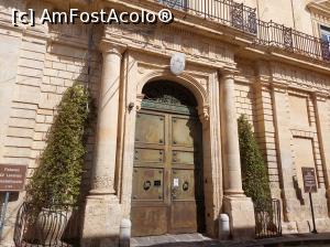 P01 [OCT-2022] Palazzo Castellucci, fațada, pe Via Cavour, 10.