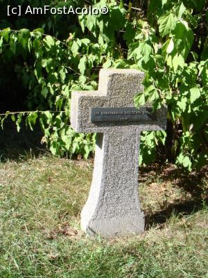 [P17] Cimitirul de onoare Pro Patria - București. Cruce cu inscripția "Ein unbekannter deutscher Soldat" (Un soldat german necunoscut). » foto by iulianic
 - 
<span class="allrVoted glyphicon glyphicon-heart hidden" id="av1225722"></span>
<a class="m-l-10 hidden" id="sv1225722" onclick="voting_Foto_DelVot(,1225722,3511)" role="button">șterge vot <span class="glyphicon glyphicon-remove"></span></a>
<a id="v91225722" class=" c-red"  onclick="voting_Foto_SetVot(1225722)" role="button"><span class="glyphicon glyphicon-heart-empty"></span> <b>LIKE</b> = Votează poza</a> <img class="hidden"  id="f1225722W9" src="/imagini/loader.gif" border="0" /><span class="AjErrMes hidden" id="e1225722ErM"></span>