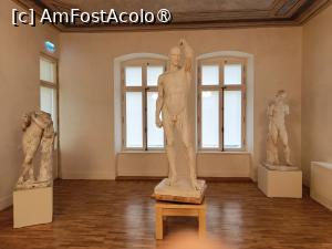 [P12] Artă în Pinacoteca UNArte. » foto by tata123 🔱
 - 
<span class="allrVoted glyphicon glyphicon-heart hidden" id="av1534096"></span>
<a class="m-l-10 hidden" id="sv1534096" onclick="voting_Foto_DelVot(,1534096,3511)" role="button">șterge vot <span class="glyphicon glyphicon-remove"></span></a>
<a id="v91534096" class=" c-red"  onclick="voting_Foto_SetVot(1534096)" role="button"><span class="glyphicon glyphicon-heart-empty"></span> <b>LIKE</b> = Votează poza</a> <img class="hidden"  id="f1534096W9" src="/imagini/loader.gif" border="0" /><span class="AjErrMes hidden" id="e1534096ErM"></span>