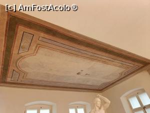 [P13] Tavan pictat - Casa Ghica-Robescu. » foto by tata123 🔱
 - 
<span class="allrVoted glyphicon glyphicon-heart hidden" id="av1534097"></span>
<a class="m-l-10 hidden" id="sv1534097" onclick="voting_Foto_DelVot(,1534097,3511)" role="button">șterge vot <span class="glyphicon glyphicon-remove"></span></a>
<a id="v91534097" class=" c-red"  onclick="voting_Foto_SetVot(1534097)" role="button"><span class="glyphicon glyphicon-heart-empty"></span> <b>LIKE</b> = Votează poza</a> <img class="hidden"  id="f1534097W9" src="/imagini/loader.gif" border="0" /><span class="AjErrMes hidden" id="e1534097ErM"></span>