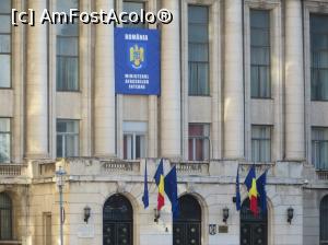 [P05] Balconul „ultimului discurs” al lui Nicolae Ceaușescu.  » foto by tata123 🔱
 - 
<span class="allrVoted glyphicon glyphicon-heart hidden" id="av1133975"></span>
<a class="m-l-10 hidden" id="sv1133975" onclick="voting_Foto_DelVot(,1133975,3511)" role="button">șterge vot <span class="glyphicon glyphicon-remove"></span></a>
<a id="v91133975" class=" c-red"  onclick="voting_Foto_SetVot(1133975)" role="button"><span class="glyphicon glyphicon-heart-empty"></span> <b>LIKE</b> = Votează poza</a> <img class="hidden"  id="f1133975W9" src="/imagini/loader.gif" border="0" /><span class="AjErrMes hidden" id="e1133975ErM"></span>