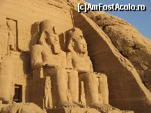 [P02] Doua dintre cele 4 statui ale lui Ramses al II-lea care compun fatada templului Abu Simbel. » foto by vlado2
 - 
<span class="allrVoted glyphicon glyphicon-heart hidden" id="av298135"></span>
<a class="m-l-10 hidden" id="sv298135" onclick="voting_Foto_DelVot(,298135,3529)" role="button">șterge vot <span class="glyphicon glyphicon-remove"></span></a>
<a id="v9298135" class=" c-red"  onclick="voting_Foto_SetVot(298135)" role="button"><span class="glyphicon glyphicon-heart-empty"></span> <b>LIKE</b> = Votează poza</a> <img class="hidden"  id="f298135W9" src="/imagini/loader.gif" border="0" /><span class="AjErrMes hidden" id="e298135ErM"></span>