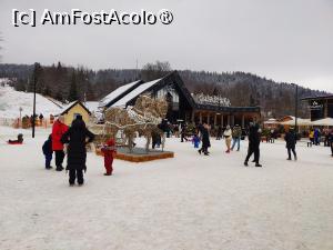 [P26] Zakopane; spre stația de funicular » foto by crismis
 - 
<span class="allrVoted glyphicon glyphicon-heart hidden" id="av1477749"></span>
<a class="m-l-10 hidden" id="sv1477749" onclick="voting_Foto_DelVot(,1477749,3535)" role="button">șterge vot <span class="glyphicon glyphicon-remove"></span></a>
<a id="v91477749" class=" c-red"  onclick="voting_Foto_SetVot(1477749)" role="button"><span class="glyphicon glyphicon-heart-empty"></span> <b>LIKE</b> = Votează poza</a> <img class="hidden"  id="f1477749W9" src="/imagini/loader.gif" border="0" /><span class="AjErrMes hidden" id="e1477749ErM"></span>