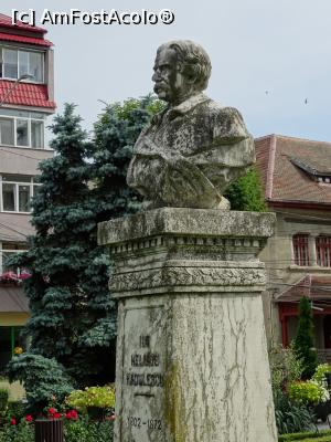 [P11] Ion Heliade Rădulescu - bust realizat de Frederick Storck în 1927 - Târgoviște.  » foto by tata123 🔱
 - 
<span class="allrVoted glyphicon glyphicon-heart hidden" id="av974558"></span>
<a class="m-l-10 hidden" id="sv974558" onclick="voting_Foto_DelVot(,974558,3568)" role="button">șterge vot <span class="glyphicon glyphicon-remove"></span></a>
<a id="v9974558" class=" c-red"  onclick="voting_Foto_SetVot(974558)" role="button"><span class="glyphicon glyphicon-heart-empty"></span> <b>LIKE</b> = Votează poza</a> <img class="hidden"  id="f974558W9" src="/imagini/loader.gif" border="0" /><span class="AjErrMes hidden" id="e974558ErM"></span>