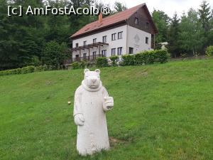 [P83] Simpaticul ursuleț și Vila Panorama în spate » foto by roxxie
 - 
<span class="allrVoted glyphicon glyphicon-heart hidden" id="av1531897"></span>
<a class="m-l-10 hidden" id="sv1531897" onclick="voting_Foto_DelVot(,1531897,3635)" role="button">șterge vot <span class="glyphicon glyphicon-remove"></span></a>
<a id="v91531897" class=" c-red"  onclick="voting_Foto_SetVot(1531897)" role="button"><span class="glyphicon glyphicon-heart-empty"></span> <b>LIKE</b> = Votează poza</a> <img class="hidden"  id="f1531897W9" src="/imagini/loader.gif" border="0" /><span class="AjErrMes hidden" id="e1531897ErM"></span>
