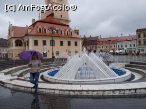 [P07] Piaţa Sfatului, Braşov.  » foto by marius gaudi*
 - 
<span class="allrVoted glyphicon glyphicon-heart hidden" id="av910556"></span>
<a class="m-l-10 hidden" id="sv910556" onclick="voting_Foto_DelVot(,910556,3678)" role="button">șterge vot <span class="glyphicon glyphicon-remove"></span></a>
<a id="v9910556" class=" c-red"  onclick="voting_Foto_SetVot(910556)" role="button"><span class="glyphicon glyphicon-heart-empty"></span> <b>LIKE</b> = Votează poza</a> <img class="hidden"  id="f910556W9" src="/imagini/loader.gif" border="0" /><span class="AjErrMes hidden" id="e910556ErM"></span>