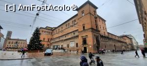 [P13] Bologna, Palazzo d'Accursio cu Biblioteca Salaborsa, în dreapta Via Ugo Bassi, în stânga Via Rizzoli, în față se intră în Piaza del Nepttuno și apoi în Piazza Maggiore » foto by mprofeanu
 - 
<span class="allrVoted glyphicon glyphicon-heart hidden" id="av1351934"></span>
<a class="m-l-10 hidden" id="sv1351934" onclick="voting_Foto_DelVot(,1351934,3721)" role="button">șterge vot <span class="glyphicon glyphicon-remove"></span></a>
<a id="v91351934" class=" c-red"  onclick="voting_Foto_SetVot(1351934)" role="button"><span class="glyphicon glyphicon-heart-empty"></span> <b>LIKE</b> = Votează poza</a> <img class="hidden"  id="f1351934W9" src="/imagini/loader.gif" border="0" /><span class="AjErrMes hidden" id="e1351934ErM"></span>