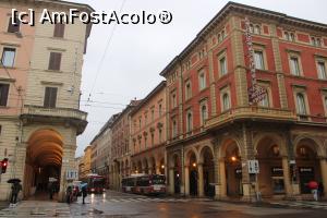 P05 [DEC-2022] Bologna, Lungile arcade de pe Via dell Independenza, ce bine ne-au prins, era ploaie...