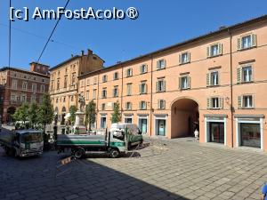 [P03] Piazza Galvani » foto by Carmen Ion
 - 
<span class="allrVoted glyphicon glyphicon-heart hidden" id="av1538991"></span>
<a class="m-l-10 hidden" id="sv1538991" onclick="voting_Foto_DelVot(,1538991,3721)" role="button">șterge vot <span class="glyphicon glyphicon-remove"></span></a>
<a id="v91538991" class=" c-red"  onclick="voting_Foto_SetVot(1538991)" role="button"><span class="glyphicon glyphicon-heart-empty"></span> <b>LIKE</b> = Votează poza</a> <img class="hidden"  id="f1538991W9" src="/imagini/loader.gif" border="0" /><span class="AjErrMes hidden" id="e1538991ErM"></span>