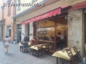 [P06] Osteria La Fortunata Bologna » foto by popagelu
 - 
<span class="allrVoted glyphicon glyphicon-heart hidden" id="av1486277"></span>
<a class="m-l-10 hidden" id="sv1486277" onclick="voting_Foto_DelVot(,1486277,3721)" role="button">șterge vot <span class="glyphicon glyphicon-remove"></span></a>
<a id="v91486277" class=" c-red"  onclick="voting_Foto_SetVot(1486277)" role="button"><span class="glyphicon glyphicon-heart-empty"></span> <b>LIKE</b> = Votează poza</a> <img class="hidden"  id="f1486277W9" src="/imagini/loader.gif" border="0" /><span class="AjErrMes hidden" id="e1486277ErM"></span>