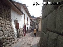 P03 [JAN-2013] strada tipica orasului, aceasta duce in cartierul San Blas, cel mai vechi cartier din Cusco