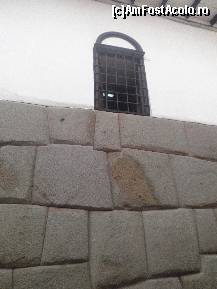 P06 [JAN-2013] zidul exterior in partea de jos, e al unei constructii incase, peste care spaniolii au construit biserica Iisus si Maria