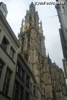 [P16] Turnul cel inalt al catedralei Fecioara Maria din Anvers si o parte din catedrala, vazuta din Piata Mare » foto by ileanaxperta*
 - 
<span class="allrVoted glyphicon glyphicon-heart hidden" id="av167046"></span>
<a class="m-l-10 hidden" id="sv167046" onclick="voting_Foto_DelVot(,167046,3747)" role="button">șterge vot <span class="glyphicon glyphicon-remove"></span></a>
<a id="v9167046" class=" c-red"  onclick="voting_Foto_SetVot(167046)" role="button"><span class="glyphicon glyphicon-heart-empty"></span> <b>LIKE</b> = Votează poza</a> <img class="hidden"  id="f167046W9" src="/imagini/loader.gif" border="0" /><span class="AjErrMes hidden" id="e167046ErM"></span>
