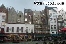 [P17] Dupa o scurta policica de vara tot in Piata Mare din Anvers, cu alte cladiri frumoase si magazine, dar si cafenele si terase » foto by ileanaxperta*
 - 
<span class="allrVoted glyphicon glyphicon-heart hidden" id="av167049"></span>
<a class="m-l-10 hidden" id="sv167049" onclick="voting_Foto_DelVot(,167049,3747)" role="button">șterge vot <span class="glyphicon glyphicon-remove"></span></a>
<a id="v9167049" class=" c-red"  onclick="voting_Foto_SetVot(167049)" role="button"><span class="glyphicon glyphicon-heart-empty"></span> <b>LIKE</b> = Votează poza</a> <img class="hidden"  id="f167049W9" src="/imagini/loader.gif" border="0" /><span class="AjErrMes hidden" id="e167049ErM"></span>