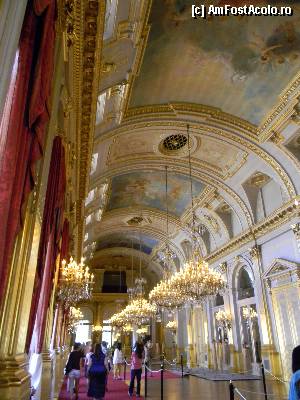 [P20] Palais Royale - Grande Salle - sala pentru receptii. Picturile de pe tavan, 4 la numar (reprezinta Zorii, Dimineata, Ziua si Amurgul) au fost inspirate de catre Louvre si Versailles.  » foto by MCM
 - 
<span class="allrVoted glyphicon glyphicon-heart hidden" id="av389912"></span>
<a class="m-l-10 hidden" id="sv389912" onclick="voting_Foto_DelVot(,389912,3768)" role="button">șterge vot <span class="glyphicon glyphicon-remove"></span></a>
<a id="v9389912" class=" c-red"  onclick="voting_Foto_SetVot(389912)" role="button"><span class="glyphicon glyphicon-heart-empty"></span> <b>LIKE</b> = Votează poza</a> <img class="hidden"  id="f389912W9" src="/imagini/loader.gif" border="0" /><span class="AjErrMes hidden" id="e389912ErM"></span>