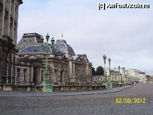 [P33] Palais Royal cu steagul fluturand-semn ca regele este inauntru.  » foto by rora
 - 
<span class="allrVoted glyphicon glyphicon-heart hidden" id="av376643"></span>
<a class="m-l-10 hidden" id="sv376643" onclick="voting_Foto_DelVot(,376643,3768)" role="button">șterge vot <span class="glyphicon glyphicon-remove"></span></a>
<a id="v9376643" class=" c-red"  onclick="voting_Foto_SetVot(376643)" role="button"><span class="glyphicon glyphicon-heart-empty"></span> <b>LIKE</b> = Votează poza</a> <img class="hidden"  id="f376643W9" src="/imagini/loader.gif" border="0" /><span class="AjErrMes hidden" id="e376643ErM"></span>