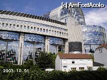 [P12] De lângă Muzeul Regal de Ştiinţe Naturale, sediul Parlamentului European este imens, încât nu încape într-o singură imagine » foto by Costi
 - 
<span class="allrVoted glyphicon glyphicon-heart hidden" id="av25590"></span>
<a class="m-l-10 hidden" id="sv25590" onclick="voting_Foto_DelVot(,25590,3768)" role="button">șterge vot <span class="glyphicon glyphicon-remove"></span></a>
<a id="v925590" class=" c-red"  onclick="voting_Foto_SetVot(25590)" role="button"><span class="glyphicon glyphicon-heart-empty"></span> <b>LIKE</b> = Votează poza</a> <img class="hidden"  id="f25590W9" src="/imagini/loader.gif" border="0" /><span class="AjErrMes hidden" id="e25590ErM"></span>
