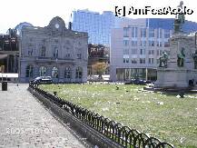 [P22] Făcând abstracţie de mizeria cruntă, în această fotografie putem admira în stânga faţada originală a gării Bruxelles-Luxembourg, iar la dreapta statuia lui John Cockerill. În spatele gării se află Esplanada, Espace Leopold şi se zăreşte chiar o mică parte din acoperişul sediului Parlamentului European » foto by Costi
 - 
<span class="allrVoted glyphicon glyphicon-heart hidden" id="av25600"></span>
<a class="m-l-10 hidden" id="sv25600" onclick="voting_Foto_DelVot(,25600,3768)" role="button">șterge vot <span class="glyphicon glyphicon-remove"></span></a>
<a id="v925600" class=" c-red"  onclick="voting_Foto_SetVot(25600)" role="button"><span class="glyphicon glyphicon-heart-empty"></span> <b>LIKE</b> = Votează poza</a> <img class="hidden"  id="f25600W9" src="/imagini/loader.gif" border="0" /><span class="AjErrMes hidden" id="e25600ErM"></span>