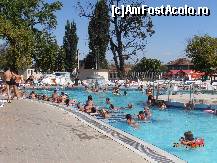 [P08] Baile Felix, in incinta strandului nou, una dintre piscinele cu apa termala, aici sunt instalatiile 'de bulbuci', de aceea e mai inghesuit » foto by sunflower
 - 
<span class="allrVoted glyphicon glyphicon-heart hidden" id="av451078"></span>
<a class="m-l-10 hidden" id="sv451078" onclick="voting_Foto_DelVot(,451078,3846)" role="button">șterge vot <span class="glyphicon glyphicon-remove"></span></a>
<a id="v9451078" class=" c-red"  onclick="voting_Foto_SetVot(451078)" role="button"><span class="glyphicon glyphicon-heart-empty"></span> <b>LIKE</b> = Votează poza</a> <img class="hidden"  id="f451078W9" src="/imagini/loader.gif" border="0" /><span class="AjErrMes hidden" id="e451078ErM"></span>