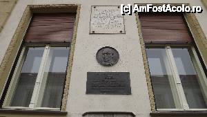 [P25] Oradea - placile comemorative de pe casa memoriala Dr Aurel Lazăr » foto by Nicu Teusdea
 - 
<span class="allrVoted glyphicon glyphicon-heart hidden" id="av480048"></span>
<a class="m-l-10 hidden" id="sv480048" onclick="voting_Foto_DelVot(,480048,3848)" role="button">șterge vot <span class="glyphicon glyphicon-remove"></span></a>
<a id="v9480048" class=" c-red"  onclick="voting_Foto_SetVot(480048)" role="button"><span class="glyphicon glyphicon-heart-empty"></span> <b>LIKE</b> = Votează poza</a> <img class="hidden"  id="f480048W9" src="/imagini/loader.gif" border="0" /><span class="AjErrMes hidden" id="e480048ErM"></span>