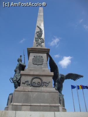 [P60] Monumentul Independenței de la Tulcea văzut din apropiere. Admirăm vulturul și dorobanțul, simboluri ale curajului luptătorilor români pentru independență! » foto by Floryn81
 - 
<span class="allrVoted glyphicon glyphicon-heart hidden" id="av738266"></span>
<a class="m-l-10 hidden" id="sv738266" onclick="voting_Foto_DelVot(,738266,3854)" role="button">șterge vot <span class="glyphicon glyphicon-remove"></span></a>
<a id="v9738266" class=" c-red"  onclick="voting_Foto_SetVot(738266)" role="button"><span class="glyphicon glyphicon-heart-empty"></span> <b>LIKE</b> = Votează poza</a> <img class="hidden"  id="f738266W9" src="/imagini/loader.gif" border="0" /><span class="AjErrMes hidden" id="e738266ErM"></span>