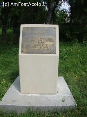 [P72] Parcul Monumentului Independenței - la marginea unei alei spre dreapta a fost amplasată în anul 2012 o placă ”pentru a celebra 2000 de ani de la atestarea documentară a cetății Aegyssus de către poetul roman Ovidiu”.  » foto by Floryn81
 - 
<span class="allrVoted glyphicon glyphicon-heart hidden" id="av738279"></span>
<a class="m-l-10 hidden" id="sv738279" onclick="voting_Foto_DelVot(,738279,3854)" role="button">șterge vot <span class="glyphicon glyphicon-remove"></span></a>
<a id="v9738279" class=" c-red"  onclick="voting_Foto_SetVot(738279)" role="button"><span class="glyphicon glyphicon-heart-empty"></span> <b>LIKE</b> = Votează poza</a> <img class="hidden"  id="f738279W9" src="/imagini/loader.gif" border="0" /><span class="AjErrMes hidden" id="e738279ErM"></span>