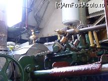 [P15] Tulcea, nava muzeu Republica - maşina cu abur, cei doi cilindri (în plan apropiat este cel de presiune înaltă); în colţul stânga jos a pozei e robinetul de acţionare a valvei principale care porneşte motorul » foto by Dragoș_MD
 - 
<span class="allrVoted glyphicon glyphicon-heart hidden" id="av105925"></span>
<a class="m-l-10 hidden" id="sv105925" onclick="voting_Foto_DelVot(,105925,3854)" role="button">șterge vot <span class="glyphicon glyphicon-remove"></span></a>
<a id="v9105925" class=" c-red"  onclick="voting_Foto_SetVot(105925)" role="button"><span class="glyphicon glyphicon-heart-empty"></span> <b>LIKE</b> = Votează poza</a> <img class="hidden"  id="f105925W9" src="/imagini/loader.gif" border="0" /><span class="AjErrMes hidden" id="e105925ErM"></span>