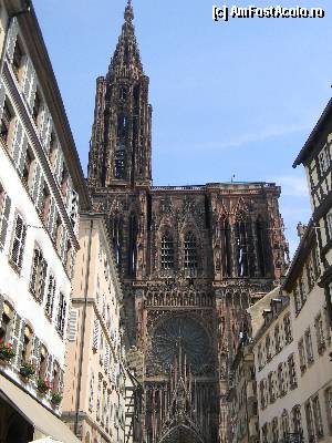 P02 [AUG-2012] Strasbourg. Catedrala Notre Dame, inima oraşului. 