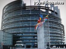 [P05] Vedere cu cladirea Parlamentului European din Strasbourg » foto by ileanaxperta*
 - 
<span class="allrVoted glyphicon glyphicon-heart hidden" id="av27398"></span>
<a class="m-l-10 hidden" id="sv27398" onclick="voting_Foto_DelVot(,27398,3883)" role="button">șterge vot <span class="glyphicon glyphicon-remove"></span></a>
<a id="v927398" class=" c-red"  onclick="voting_Foto_SetVot(27398)" role="button"><span class="glyphicon glyphicon-heart-empty"></span> <b>LIKE</b> = Votează poza</a> <img class="hidden"  id="f27398W9" src="/imagini/loader.gif" border="0" /><span class="AjErrMes hidden" id="e27398ErM"></span>