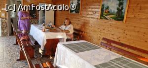 [P20] 20. La „Arome dobrogene”. Masa la care am stat noi, lângă bucătărie. » foto by doinafil
 - 
<span class="allrVoted glyphicon glyphicon-heart hidden" id="av1494597"></span>
<a class="m-l-10 hidden" id="sv1494597" onclick="voting_Foto_DelVot(,1494597,3890)" role="button">șterge vot <span class="glyphicon glyphicon-remove"></span></a>
<a id="v91494597" class=" c-red"  onclick="voting_Foto_SetVot(1494597)" role="button"><span class="glyphicon glyphicon-heart-empty"></span> <b>LIKE</b> = Votează poza</a> <img class="hidden"  id="f1494597W9" src="/imagini/loader.gif" border="0" /><span class="AjErrMes hidden" id="e1494597ErM"></span>