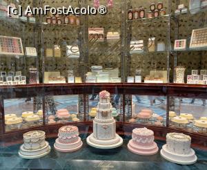 [P03] Frumoasă vitrină din Galeriile Vittorio Emmanuelle » foto by mnn
 - 
<span class="allrVoted glyphicon glyphicon-heart hidden" id="av1539723"></span>
<a class="m-l-10 hidden" id="sv1539723" onclick="voting_Foto_DelVot(,1539723,3925)" role="button">șterge vot <span class="glyphicon glyphicon-remove"></span></a>
<a id="v91539723" class=" c-red"  onclick="voting_Foto_SetVot(1539723)" role="button"><span class="glyphicon glyphicon-heart-empty"></span> <b>LIKE</b> = Votează poza</a> <img class="hidden"  id="f1539723W9" src="/imagini/loader.gif" border="0" /><span class="AjErrMes hidden" id="e1539723ErM"></span>