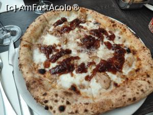 [P05] Delicioasă pizza cu ton și dulceață de ceapă, servită la terasa Cuore » foto by mnn
 - 
<span class="allrVoted glyphicon glyphicon-heart hidden" id="av1539725"></span>
<a class="m-l-10 hidden" id="sv1539725" onclick="voting_Foto_DelVot(,1539725,3925)" role="button">șterge vot <span class="glyphicon glyphicon-remove"></span></a>
<a id="v91539725" class=" c-red"  onclick="voting_Foto_SetVot(1539725)" role="button"><span class="glyphicon glyphicon-heart-empty"></span> <b>LIKE</b> = Votează poza</a> <img class="hidden"  id="f1539725W9" src="/imagini/loader.gif" border="0" /><span class="AjErrMes hidden" id="e1539725ErM"></span>