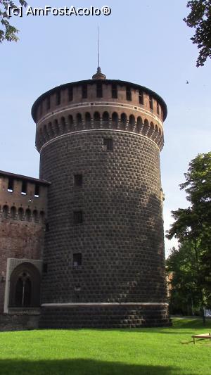 [P56] Palazzo Sforzesco. Torre del Carmine.  » foto by ovidiuyepi
 - 
<span class="allrVoted glyphicon glyphicon-heart hidden" id="av1155072"></span>
<a class="m-l-10 hidden" id="sv1155072" onclick="voting_Foto_DelVot(,1155072,3925)" role="button">șterge vot <span class="glyphicon glyphicon-remove"></span></a>
<a id="v91155072" class=" c-red"  onclick="voting_Foto_SetVot(1155072)" role="button"><span class="glyphicon glyphicon-heart-empty"></span> <b>LIKE</b> = Votează poza</a> <img class="hidden"  id="f1155072W9" src="/imagini/loader.gif" border="0" /><span class="AjErrMes hidden" id="e1155072ErM"></span>