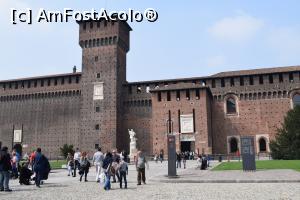 [P21] castelul sforzesco » foto by paulcta
 - 
<span class="allrVoted glyphicon glyphicon-heart hidden" id="av729002"></span>
<a class="m-l-10 hidden" id="sv729002" onclick="voting_Foto_DelVot(,729002,3925)" role="button">șterge vot <span class="glyphicon glyphicon-remove"></span></a>
<a id="v9729002" class=" c-red"  onclick="voting_Foto_SetVot(729002)" role="button"><span class="glyphicon glyphicon-heart-empty"></span> <b>LIKE</b> = Votează poza</a> <img class="hidden"  id="f729002W9" src="/imagini/loader.gif" border="0" /><span class="AjErrMes hidden" id="e729002ErM"></span>