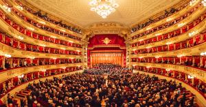 [P31] Sala Teatro alla Scala, cu scena în față (imagine de arhivă) » foto by adso <span class="label label-default labelC_thin small">NEVOTABILĂ</span>