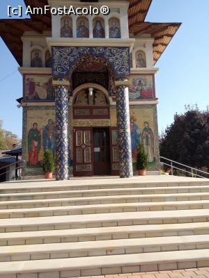 [P06] Biserica cu două hramuri: Sf. Paraschiva și Sf. Apostoli Petru și Pavel. De o frumusește rară, chiar în mijlocul Rădăuților.  » foto by Daisy Petal
 - 
<span class="allrVoted glyphicon glyphicon-heart hidden" id="av1120022"></span>
<a class="m-l-10 hidden" id="sv1120022" onclick="voting_Foto_DelVot(,1120022,3957)" role="button">șterge vot <span class="glyphicon glyphicon-remove"></span></a>
<a id="v91120022" class=" c-red"  onclick="voting_Foto_SetVot(1120022)" role="button"><span class="glyphicon glyphicon-heart-empty"></span> <b>LIKE</b> = Votează poza</a> <img class="hidden"  id="f1120022W9" src="/imagini/loader.gif" border="0" /><span class="AjErrMes hidden" id="e1120022ErM"></span>