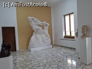 [P31] Constanța, Muzeul de Sculptură Ion Jalea, etaj, Hercule doborând Centaurul » foto by mprofeanu
 - 
<span class="allrVoted glyphicon glyphicon-heart hidden" id="av1509452"></span>
<a class="m-l-10 hidden" id="sv1509452" onclick="voting_Foto_DelVot(,1509452,4001)" role="button">șterge vot <span class="glyphicon glyphicon-remove"></span></a>
<a id="v91509452" class=" c-red"  onclick="voting_Foto_SetVot(1509452)" role="button"><span class="glyphicon glyphicon-heart-empty"></span> <b>LIKE</b> = Votează poza</a> <img class="hidden"  id="f1509452W9" src="/imagini/loader.gif" border="0" /><span class="AjErrMes hidden" id="e1509452ErM"></span>