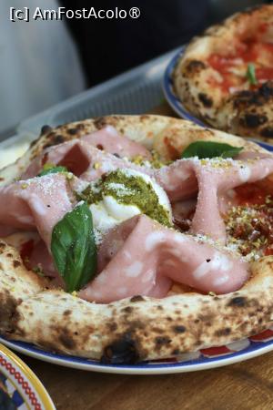 [P02] Pizza Autentica Napoletano in Bucuresti- Un Poco Pizza Fresco » foto by Sorin Suciu
 - 
<span class="allrVoted glyphicon glyphicon-heart hidden" id="av1484756"></span>
<a class="m-l-10 hidden" id="sv1484756" onclick="voting_Foto_DelVot(,1484756,4083)" role="button">șterge vot <span class="glyphicon glyphicon-remove"></span></a>
<a id="v91484756" class=" c-red"  onclick="voting_Foto_SetVot(1484756)" role="button"><span class="glyphicon glyphicon-heart-empty"></span> <b>LIKE</b> = Votează poza</a> <img class="hidden"  id="f1484756W9" src="/imagini/loader.gif" border="0" /><span class="AjErrMes hidden" id="e1484756ErM"></span>
