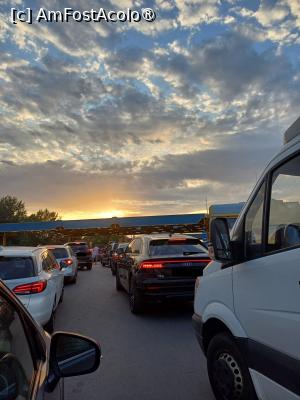 [P03] Coadă la stația de taxare de la Ruse. » foto by tata123 🔱
 - 
<span class="allrVoted glyphicon glyphicon-heart hidden" id="av1489096"></span>
<a class="m-l-10 hidden" id="sv1489096" onclick="voting_Foto_DelVot(,1489096,4090)" role="button">șterge vot <span class="glyphicon glyphicon-remove"></span></a>
<a id="v91489096" class=" c-red"  onclick="voting_Foto_SetVot(1489096)" role="button"><span class="glyphicon glyphicon-heart-empty"></span> <b>LIKE</b> = Votează poza</a> <img class="hidden"  id="f1489096W9" src="/imagini/loader.gif" border="0" /><span class="AjErrMes hidden" id="e1489096ErM"></span>