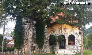 [P40] Biserica din piatră de la care mai sunt doar 200 m până la indicatorul spre Valea Cheii » foto by costy69
 - 
<span class="allrVoted glyphicon glyphicon-heart hidden" id="av655822"></span>
<a class="m-l-10 hidden" id="sv655822" onclick="voting_Foto_DelVot(,655822,4190)" role="button">șterge vot <span class="glyphicon glyphicon-remove"></span></a>
<a id="v9655822" class=" c-red"  onclick="voting_Foto_SetVot(655822)" role="button"><span class="glyphicon glyphicon-heart-empty"></span> <b>LIKE</b> = Votează poza</a> <img class="hidden"  id="f655822W9" src="/imagini/loader.gif" border="0" /><span class="AjErrMes hidden" id="e655822ErM"></span>