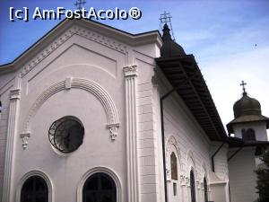 [P02] Biserica principală, situată în curtea mănăstirii » foto by Lucien
 - 
<span class="allrVoted glyphicon glyphicon-heart hidden" id="av727752"></span>
<a class="m-l-10 hidden" id="sv727752" onclick="voting_Foto_DelVot(,727752,4213)" role="button">șterge vot <span class="glyphicon glyphicon-remove"></span></a>
<a id="v9727752" class=" c-red"  onclick="voting_Foto_SetVot(727752)" role="button"><span class="glyphicon glyphicon-heart-empty"></span> <b>LIKE</b> = Votează poza</a> <img class="hidden"  id="f727752W9" src="/imagini/loader.gif" border="0" /><span class="AjErrMes hidden" id="e727752ErM"></span>