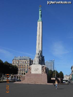 [P05] Riga - Monumentul Libertăţii, memorial ridicat în cinstea eroilor căzuţi în Războiul de Independenţă.  » foto by iulianic
 - 
<span class="allrVoted glyphicon glyphicon-heart hidden" id="av598504"></span>
<a class="m-l-10 hidden" id="sv598504" onclick="voting_Foto_DelVot(,598504,4214)" role="button">șterge vot <span class="glyphicon glyphicon-remove"></span></a>
<a id="v9598504" class=" c-red"  onclick="voting_Foto_SetVot(598504)" role="button"><span class="glyphicon glyphicon-heart-empty"></span> <b>LIKE</b> = Votează poza</a> <img class="hidden"  id="f598504W9" src="/imagini/loader.gif" border="0" /><span class="AjErrMes hidden" id="e598504ErM"></span>